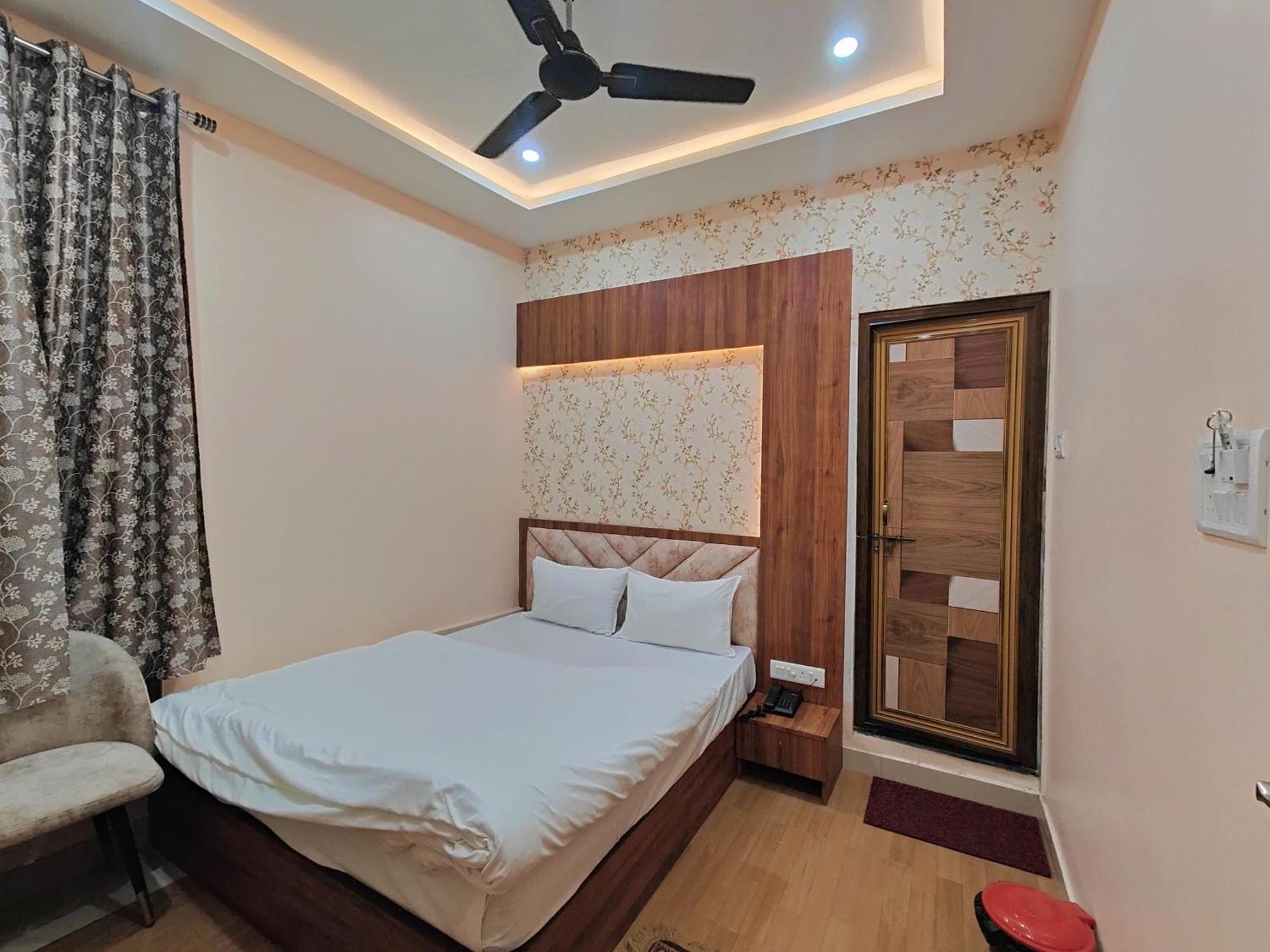 Hotel Mangal Murti Varanasi Exterior foto