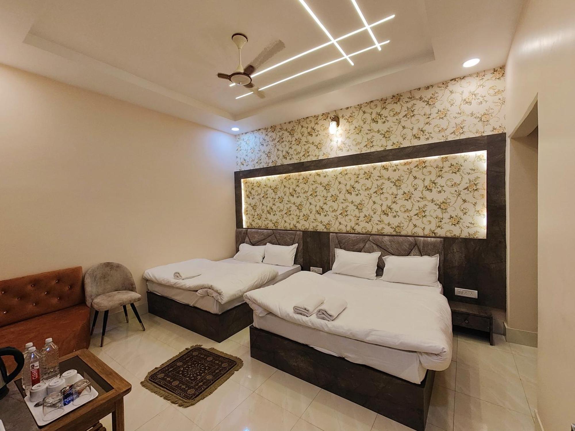 Hotel Mangal Murti Varanasi Exterior foto